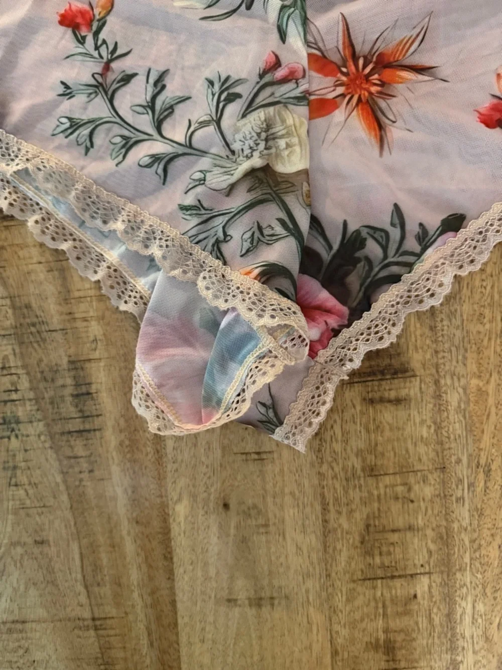 KILO BRAVA Floral red beige Mesh high waisted shorts bloomers with lace trim XL